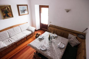 Reddish Deer House ::: Cadore Dolomiti Valle Di Cadore